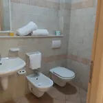 Celeste E C מלון דירות 3*