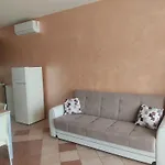 Celeste E C Apart-hotel